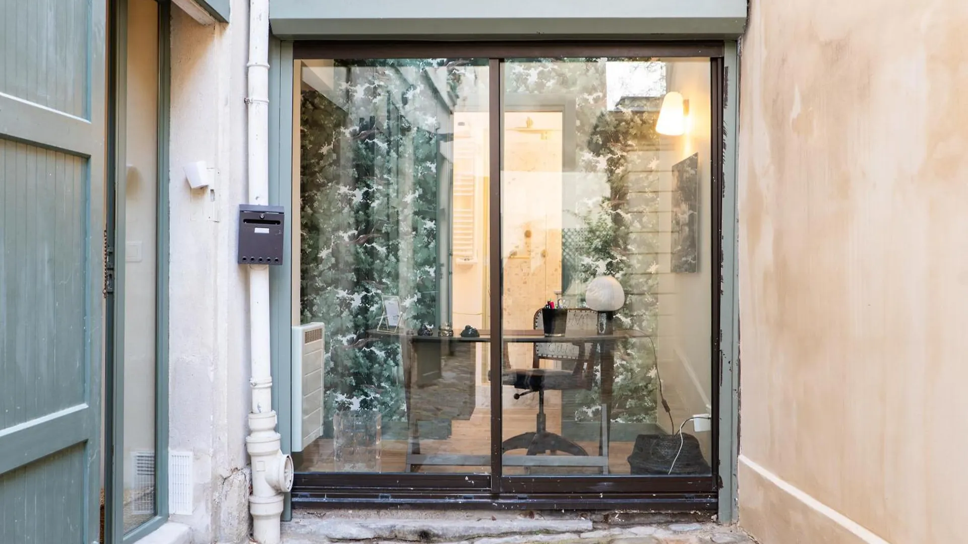 Veeve - A Story In Stone Apartment Paris