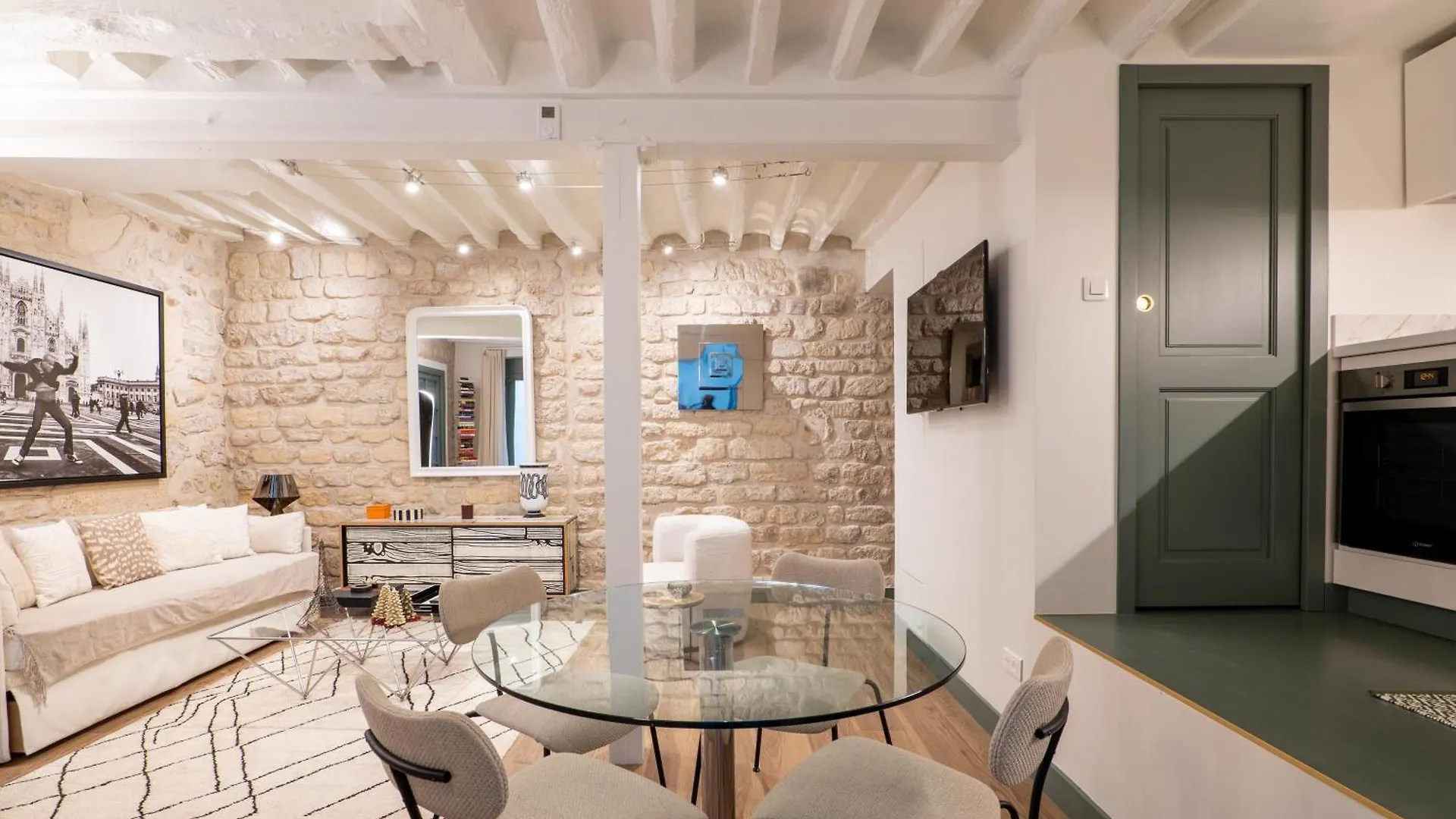 Veeve - A Story In Stone Apartment Paris France